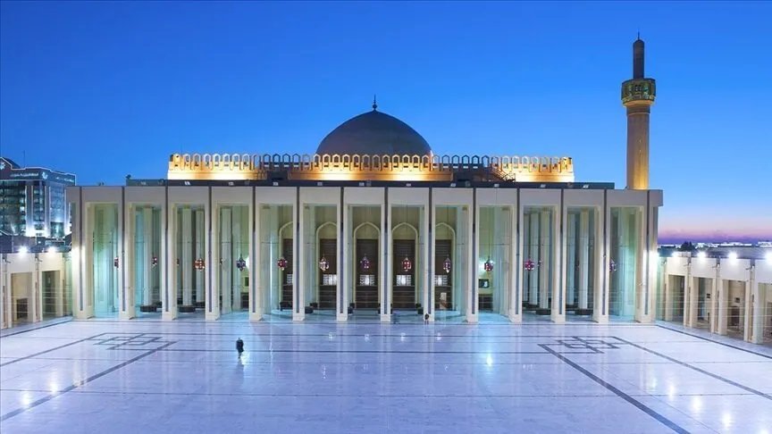 الكويت تقلص وقت الإقامة في المساجد: إجراءات جديدة لترشيد استهلاك الكهرباء