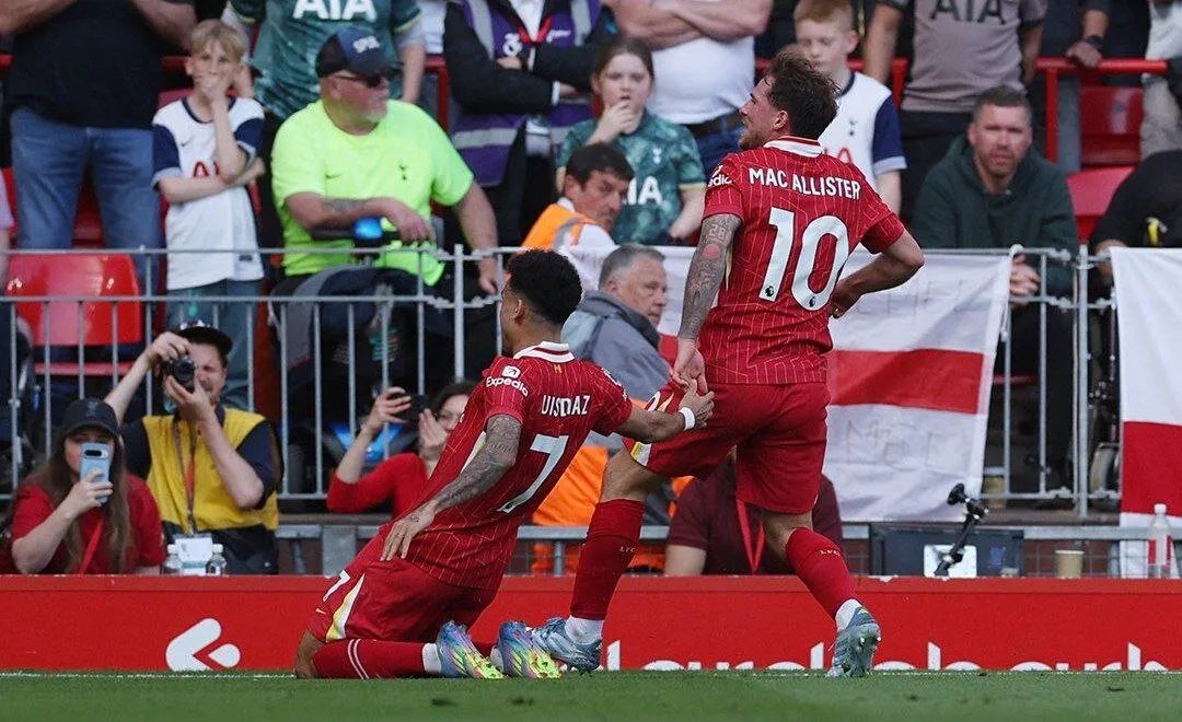 ليفربول يتوج بطلاً للدوري الإنجليزي ومانشستر سيتي إلى نهائي كأس الاتحاد