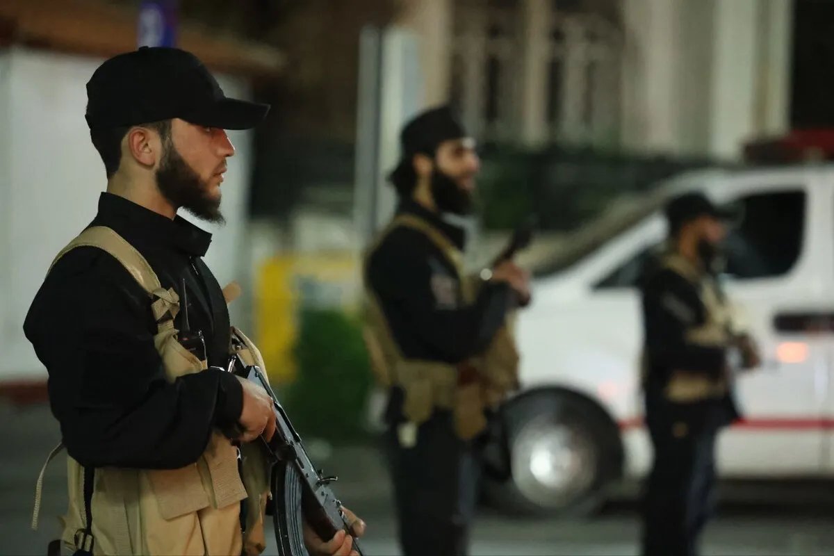 عمليات أمنية واسعة في عدة محافظات: القبض على متورطين بجرائم قتل وخطف وتصفية مدنيين