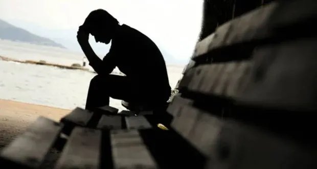 دراسة عالمية تكشف: تراجع مقلق في مستويات السعادة والرفاهية لدى الشباب